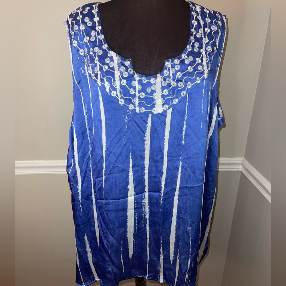Avenue Womens Plus Size Sleeveless Tunic Blouse Blue White 30/32 NWT